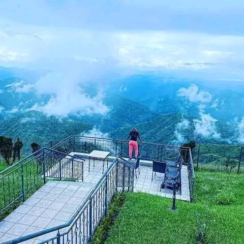 Panorama depuis un point de vue sur le plateau d’Obudu